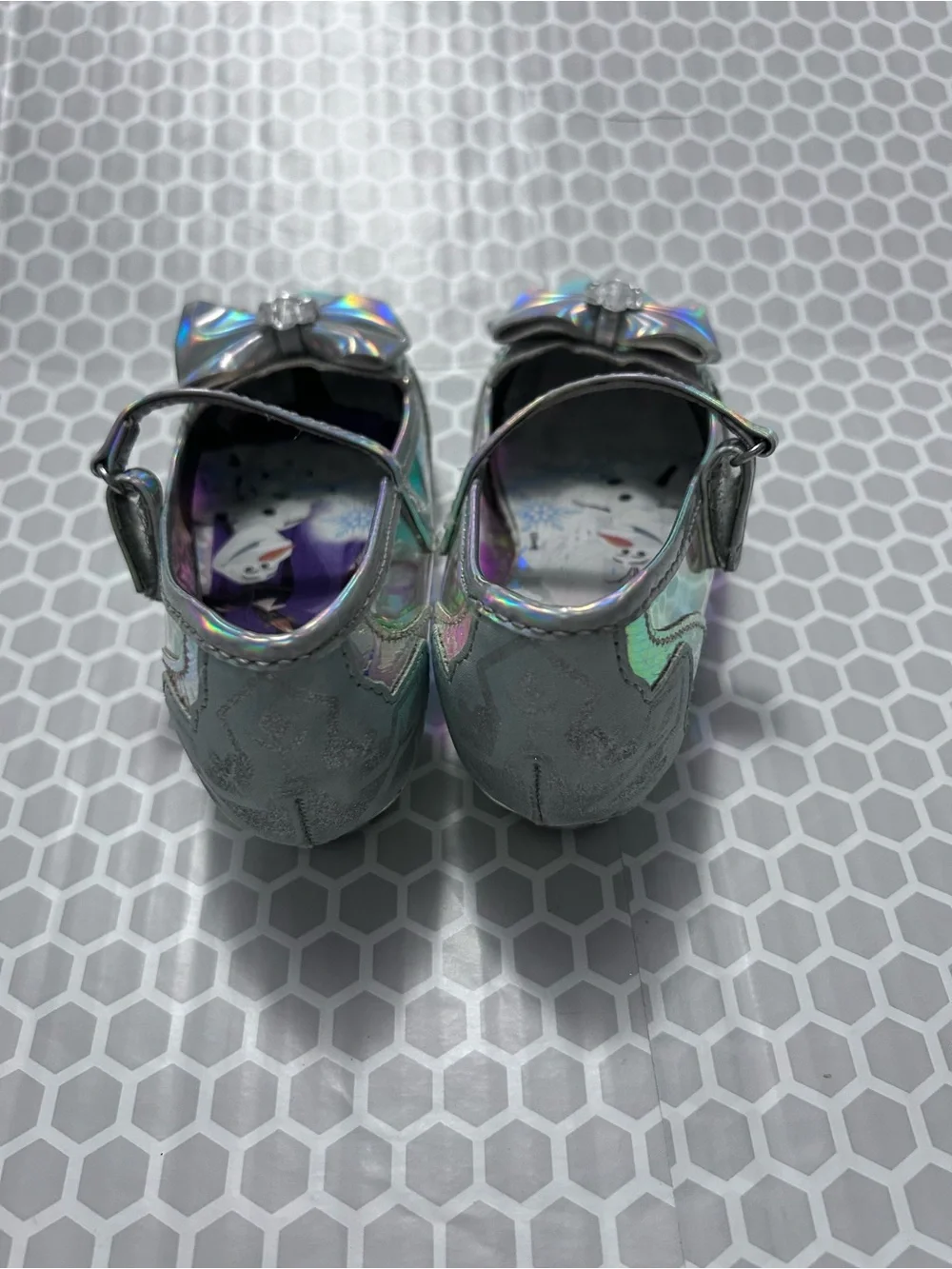 Disney Frozen Iridescent Metallic Mary Jane Dress Shoes with Bow. Size 11
